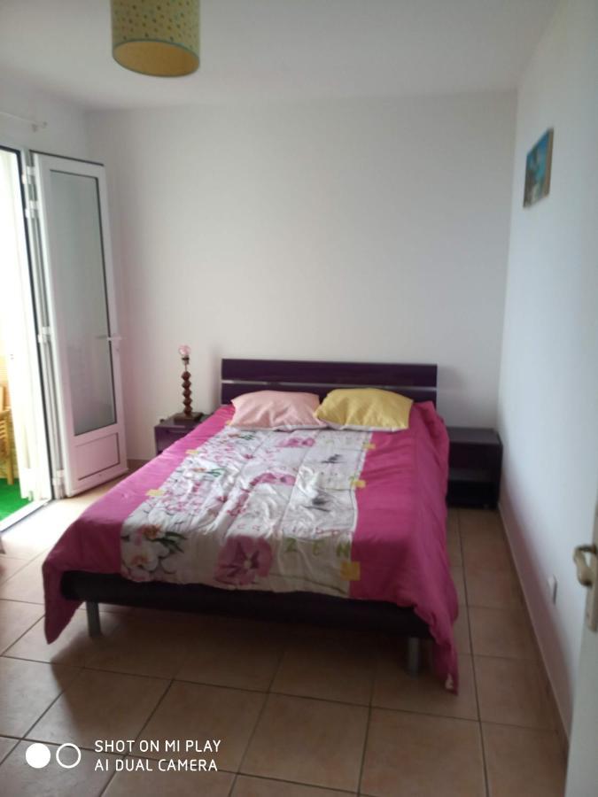 Charmant Studio Dans Le Sud, Ideal Pour Un Couple Trois Mares ภายนอก รูปภาพ